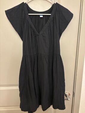 Old Navy Black V-Neck Tunic Top